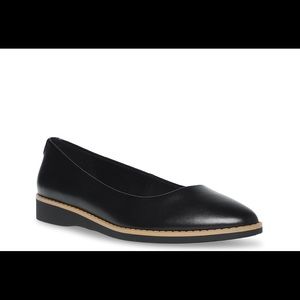 Anne Klein Black Serene Flat women’s size 9
